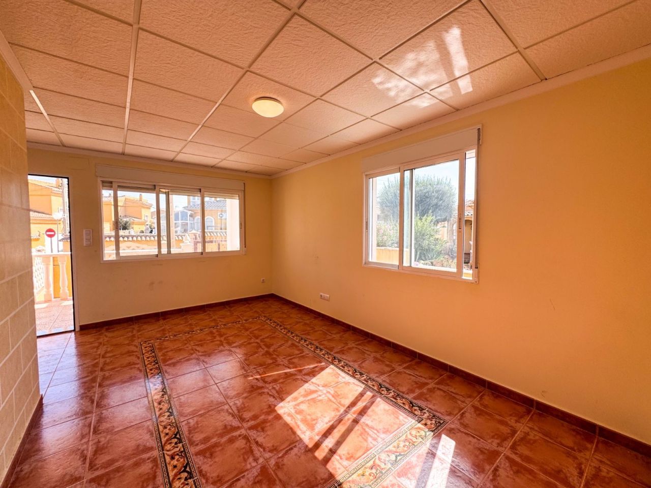 Chalet in San Miguel de Salinas, Spain, 169 m² - picture 6