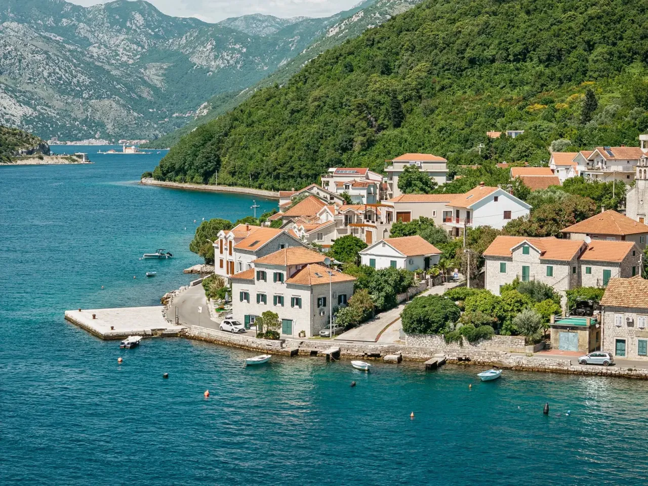 Villa in Lepetane, Montenegro, 291 m² - picture 1