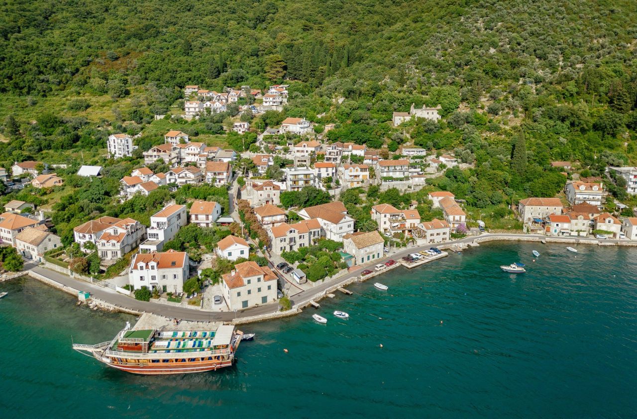 Villa in Lepetane, Montenegro, 291 m² - picture 4