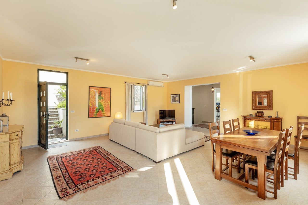 Villa in Lepetane, Montenegro, 291 m² - picture 7