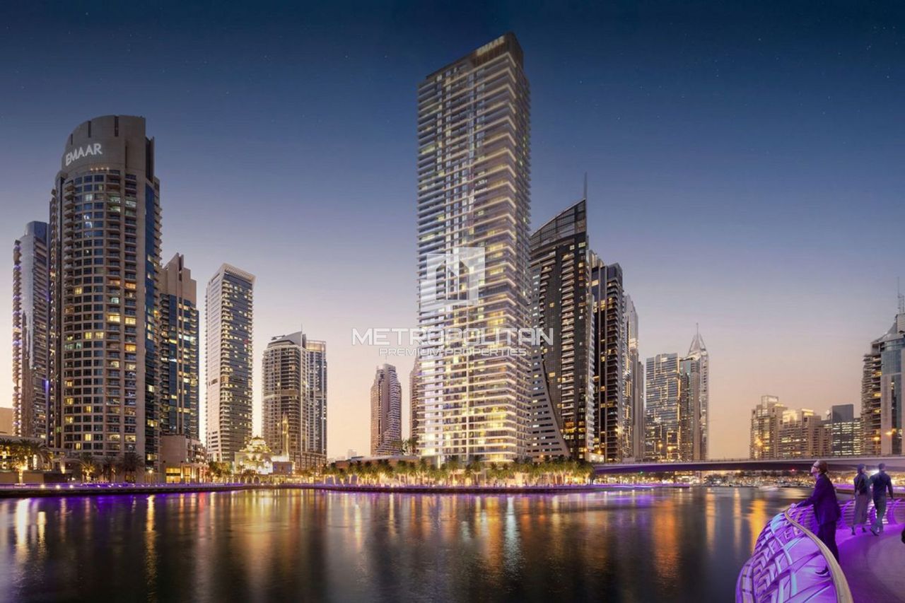 Apartment in Dubai, UAE, 244 m² - picture 1