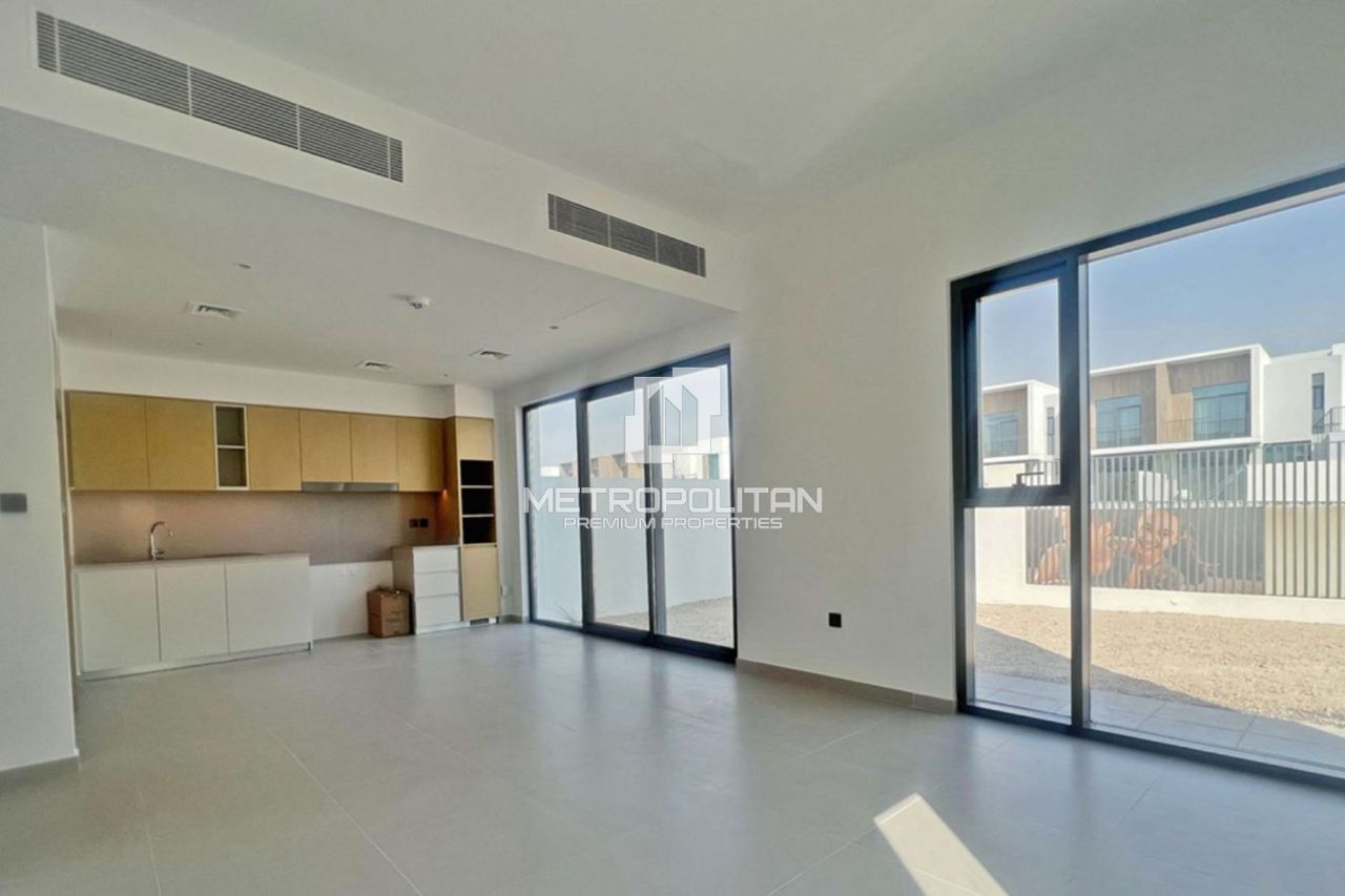 Villa à Dubaï, EAU, 245 m² - image 1