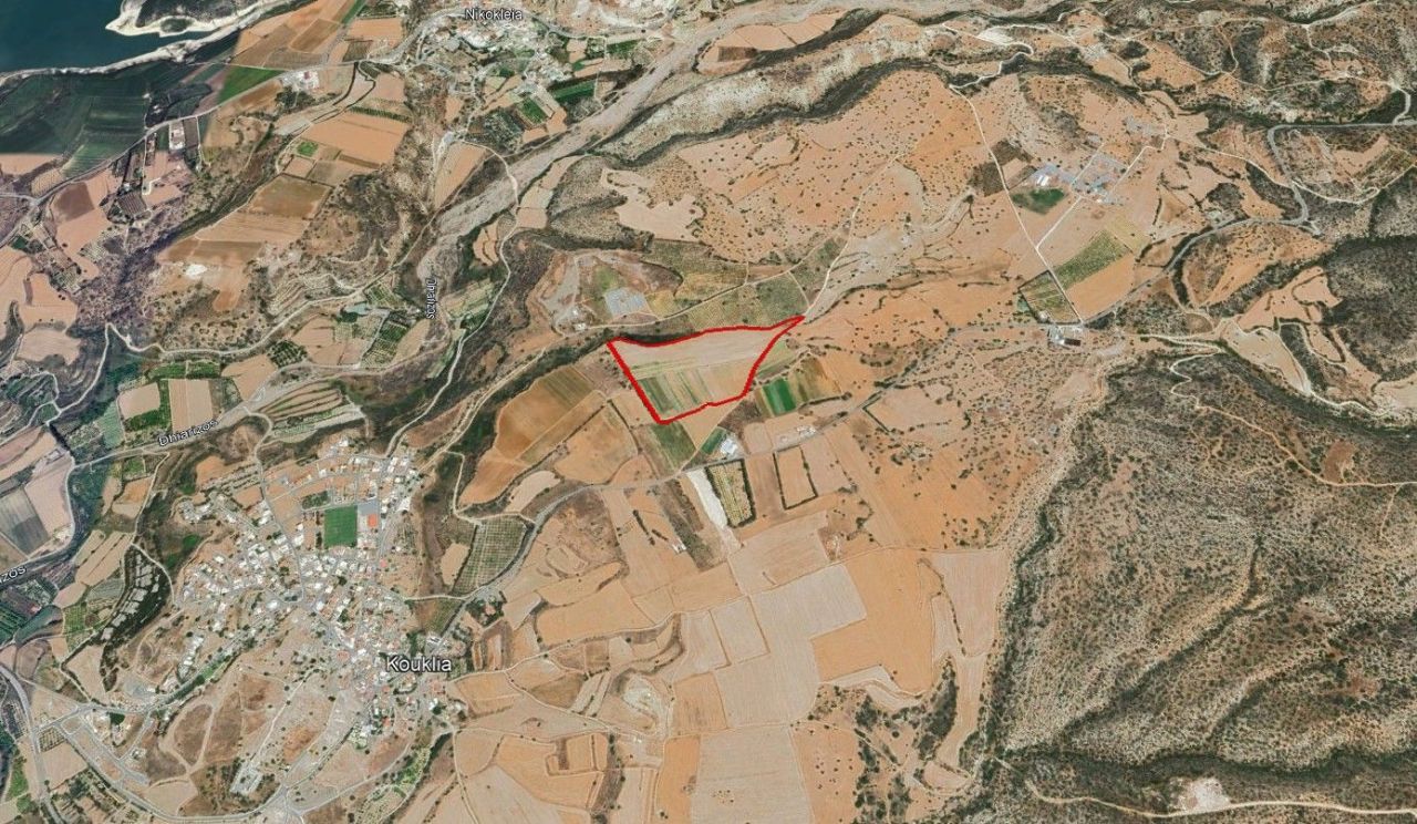 Terrain à Paphos, Chypre, 90 302 m² - image 1