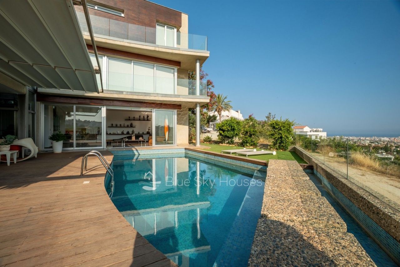 Villa in Limassol, Cyprus, 630 m² - picture 1