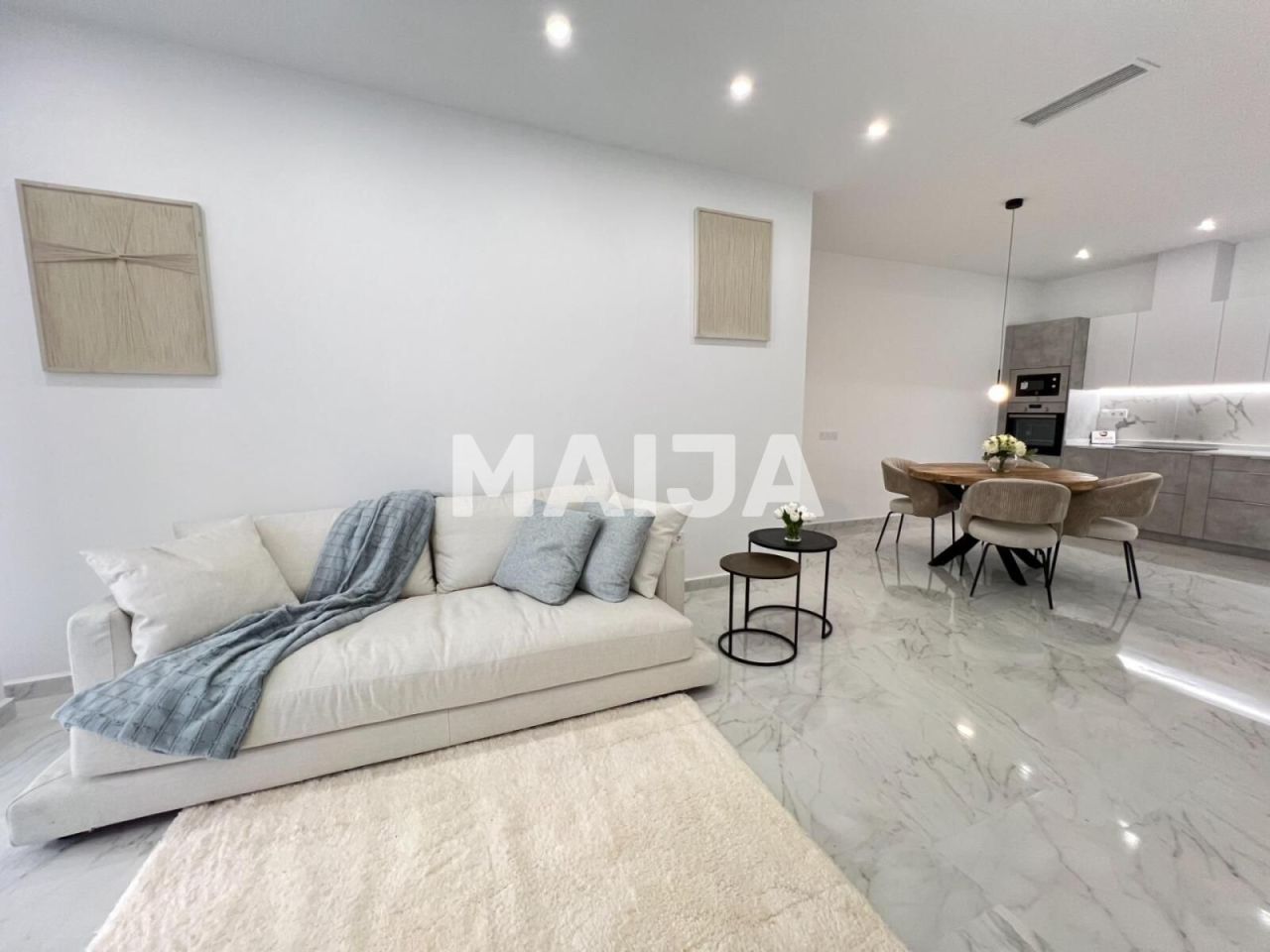 Apartment in Torrevieja, Spain, 101.57 m² - picture 3