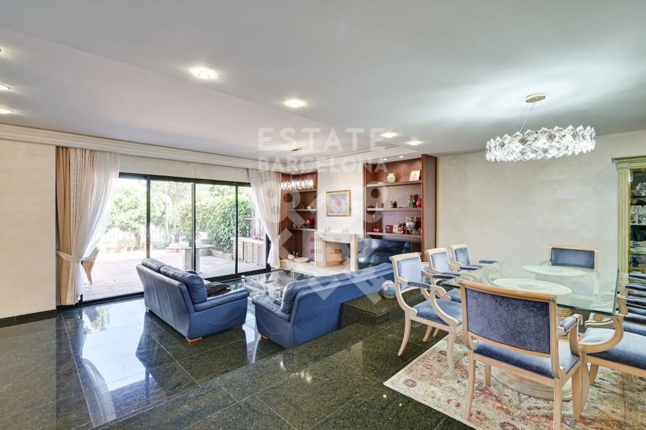 Cottage à Lloret de Mar, Espagne, 374 m² - image 1