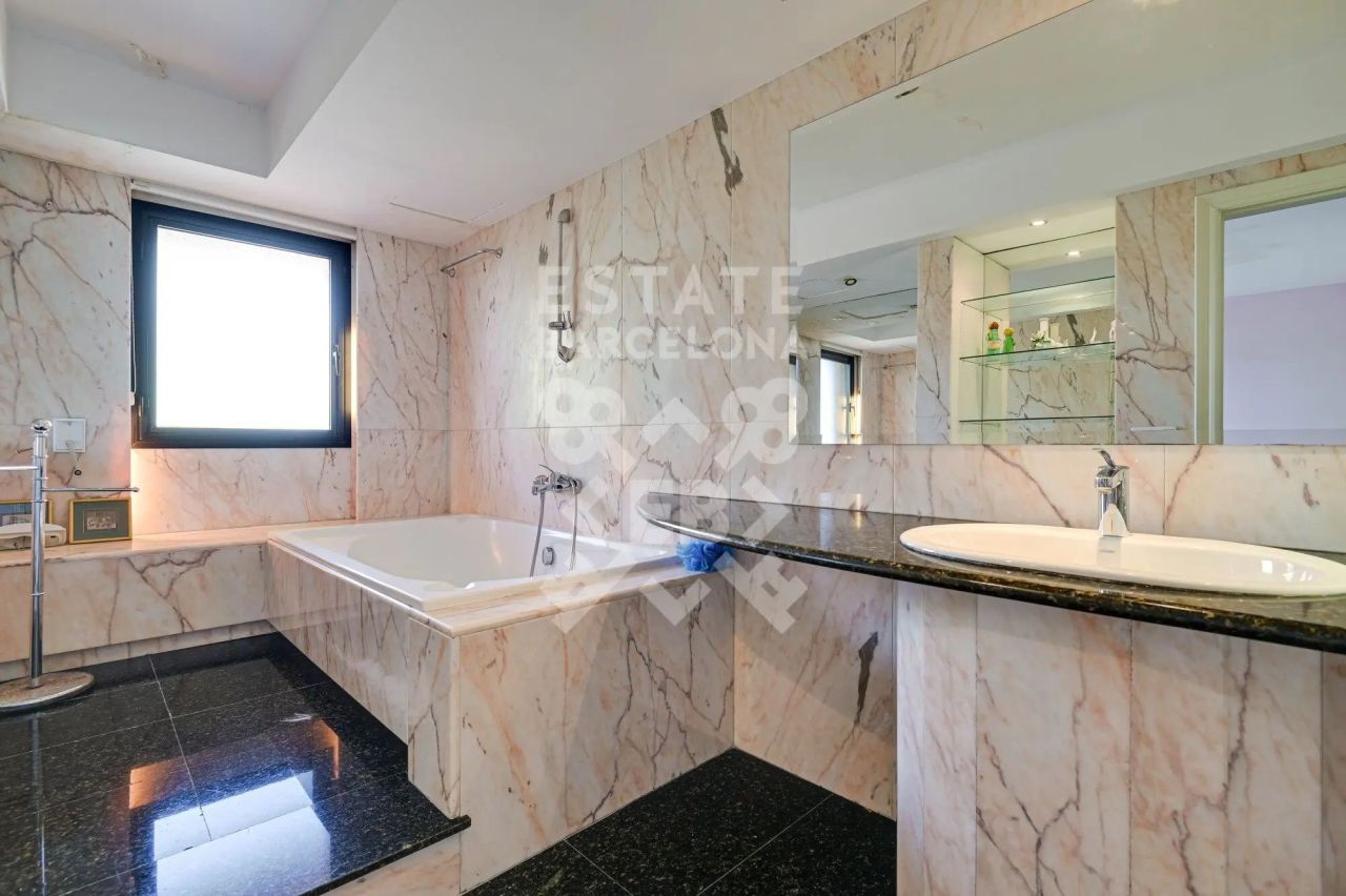 Cottage in Lloret de Mar, Spain, 374 m² - picture 12