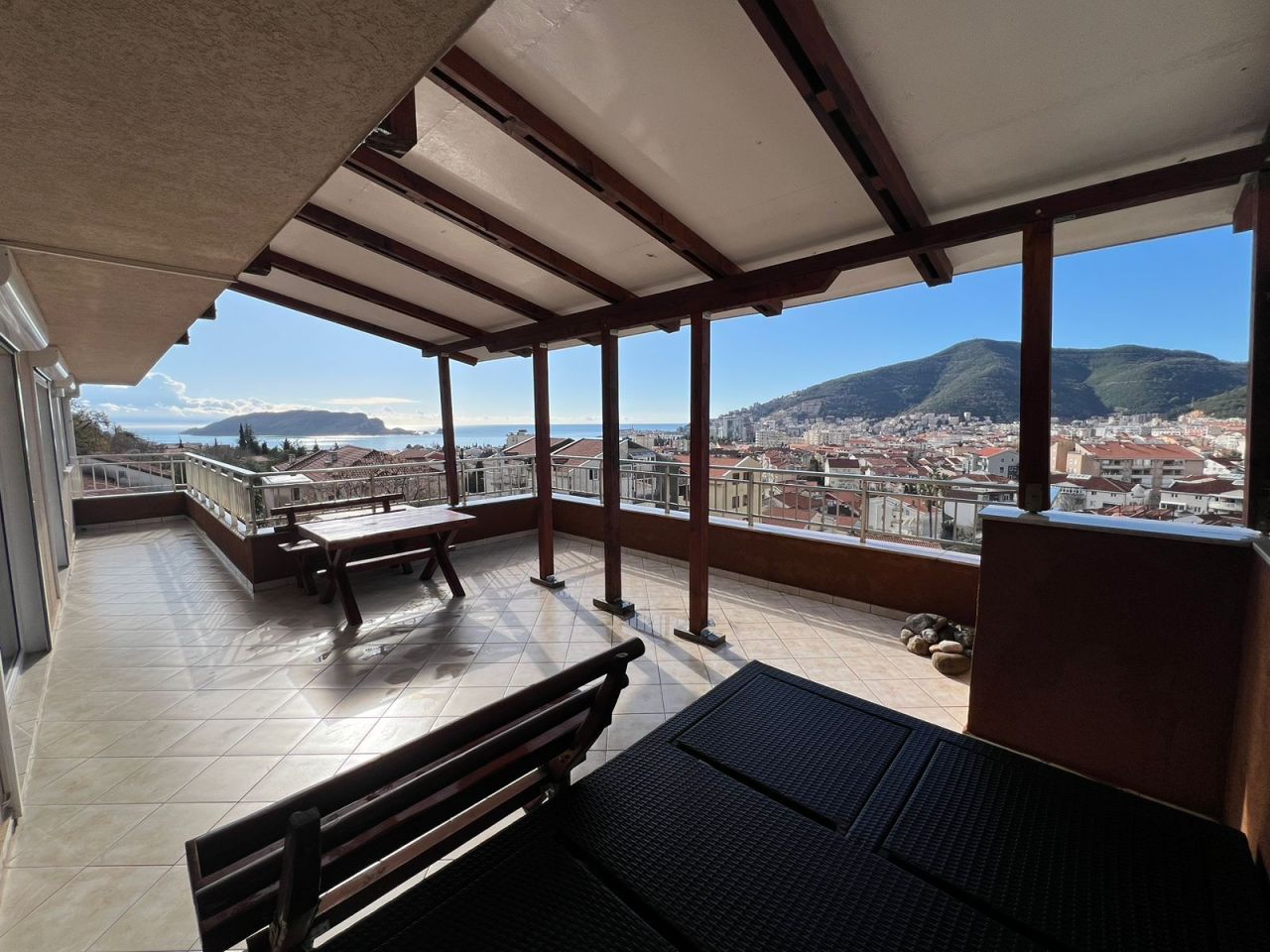 Ático en Budva, Montenegro, 111 m² - imagen 1