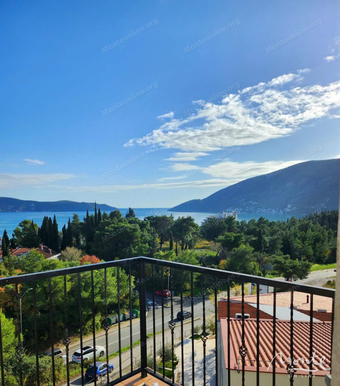 Piso en Herceg-Novi, Montenegro, 89 m² - imagen 1