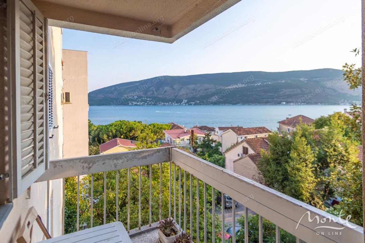 Wohnung in Herceg-Novi, Montenegro, 56 m² - Foto 1