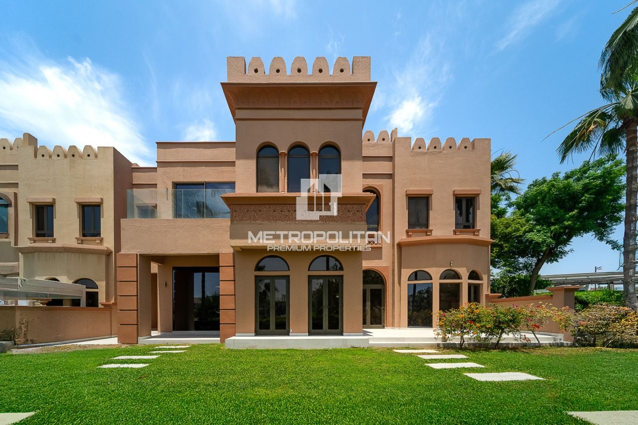 Villa à Dubaï, EAU, 423 m² - image 1