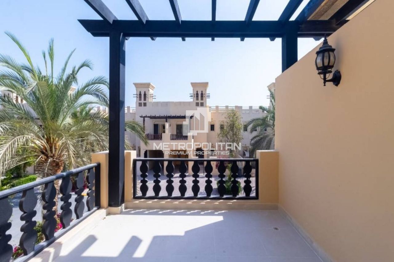 Maison urbaine à Ras al-Khaimah, EAU, 253 m² - image 1