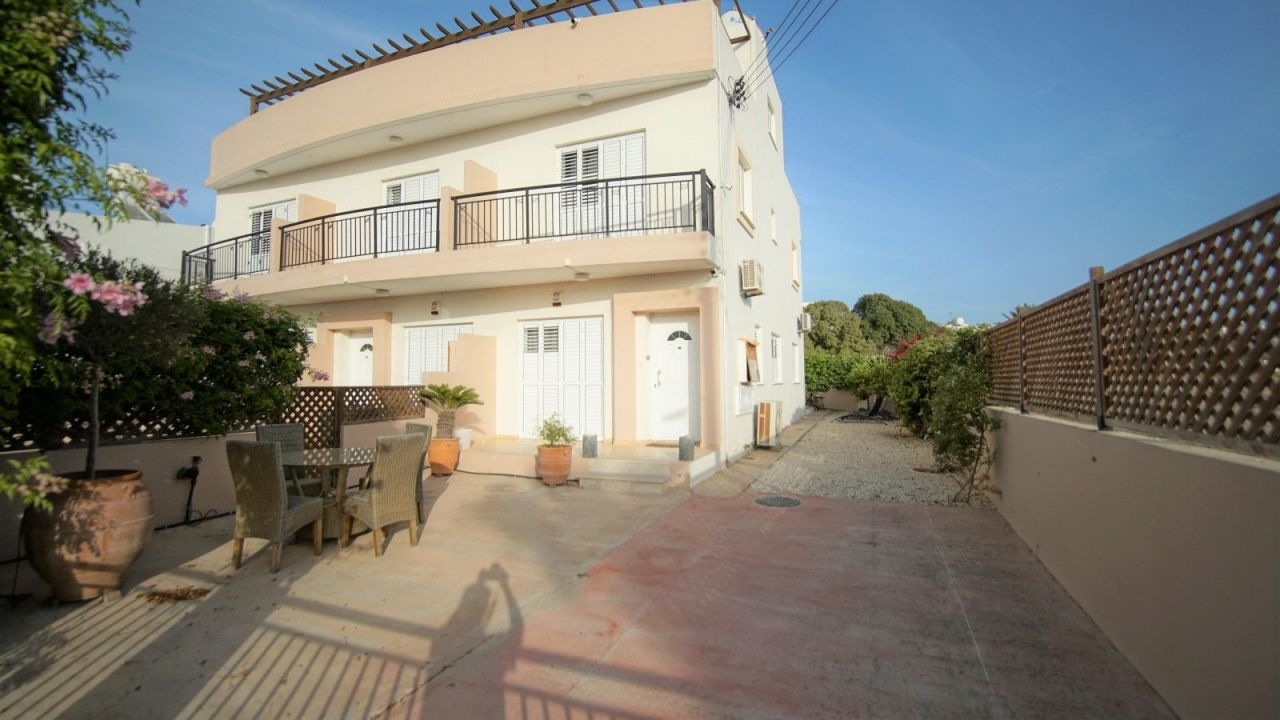 Townhouse a Paphos, Cipro, 220 m² - foto 12