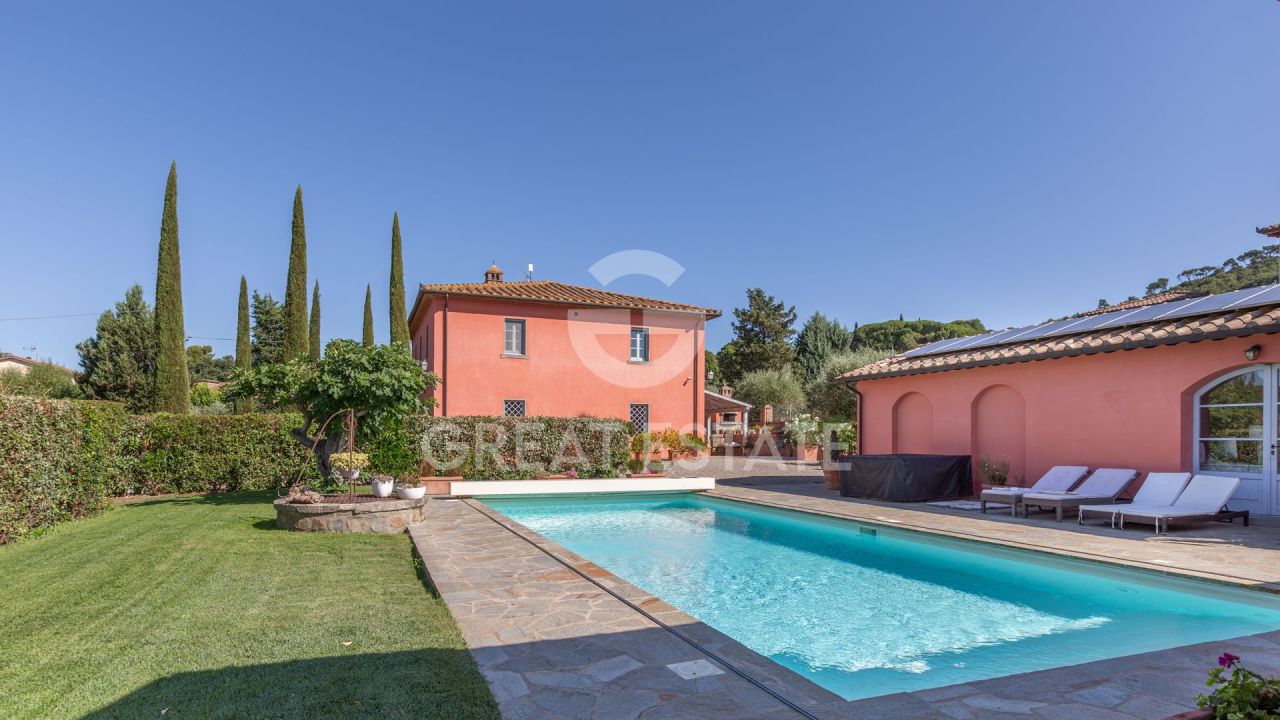 Villa à Cortone, Italie, 344.35 m² - image 1