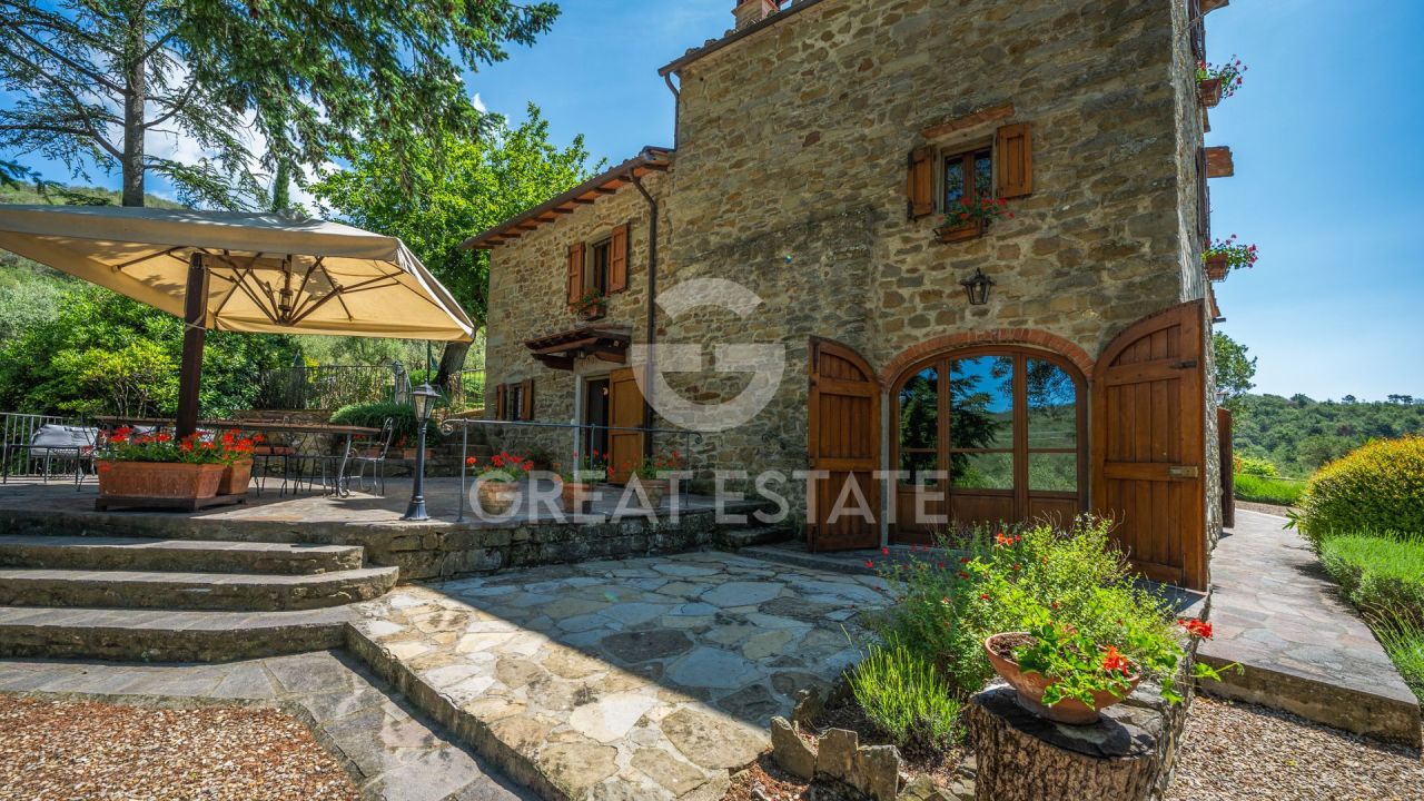 Casa Loro Ciuffenna, Italia, 293 m² - imagen 1