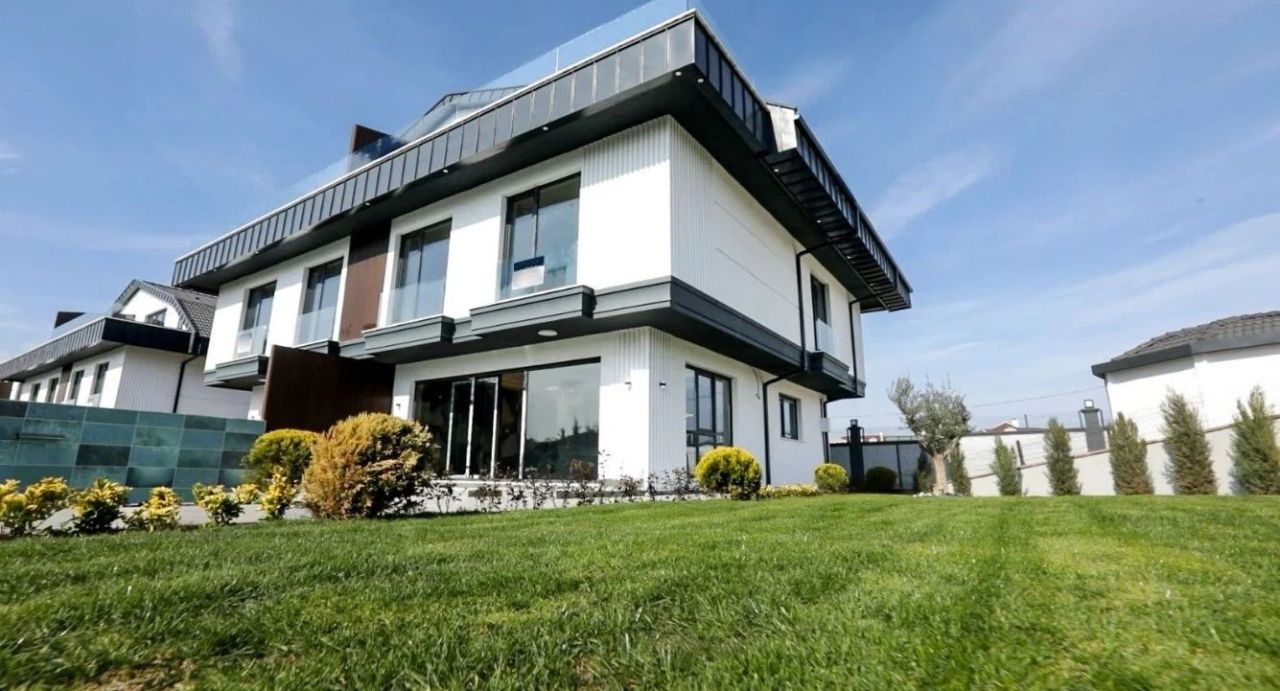 Villa à Istanbul, Turquie, 450 m² - image 1