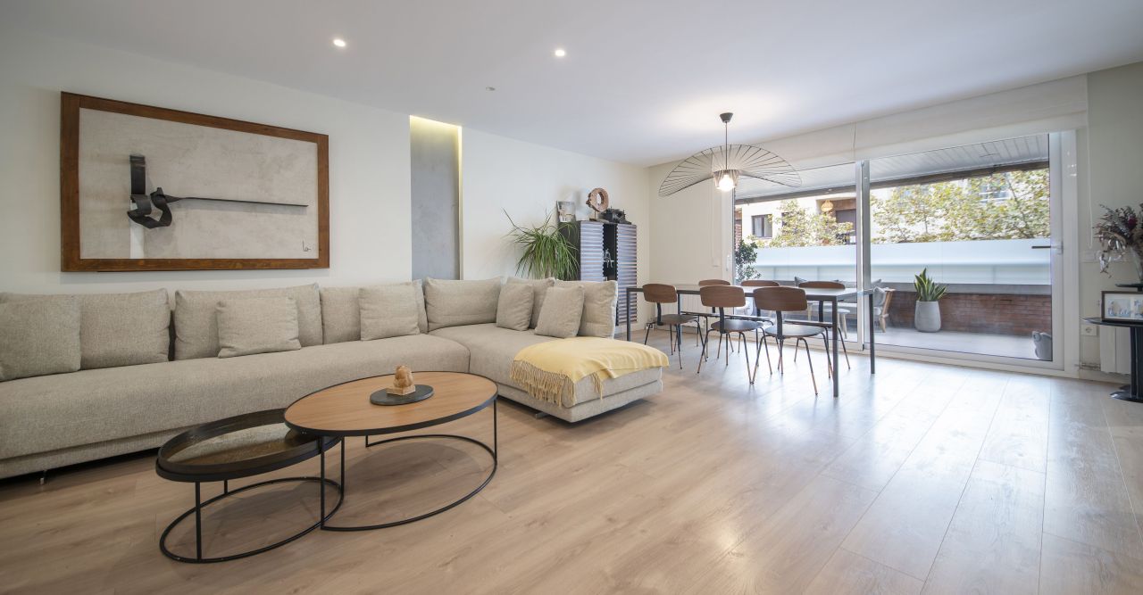 Wohnung in Barcelona, Spanien, 200 m² - Foto 1