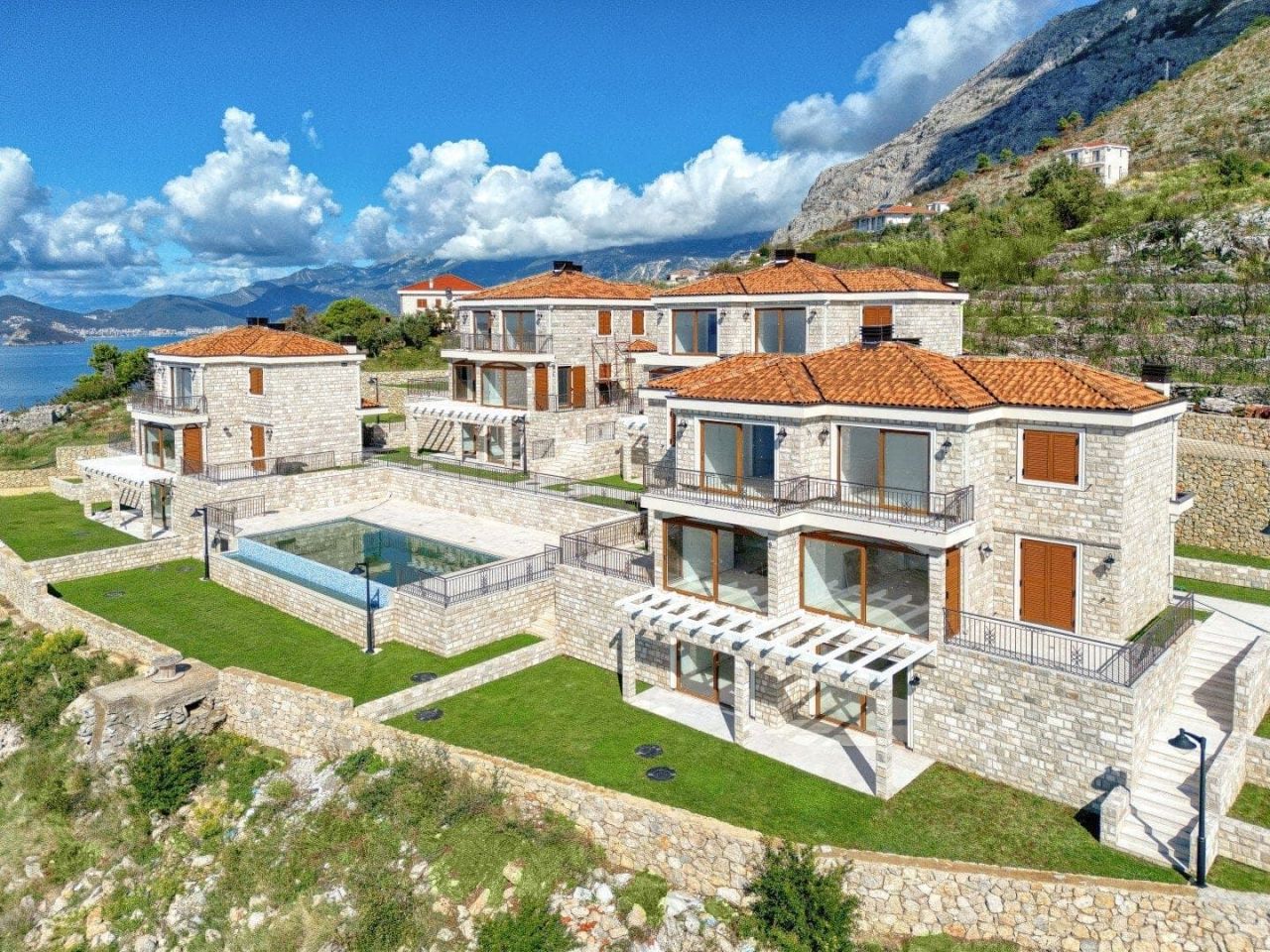 Villa in Budva, Montenegro, 130 m² - Foto 1
