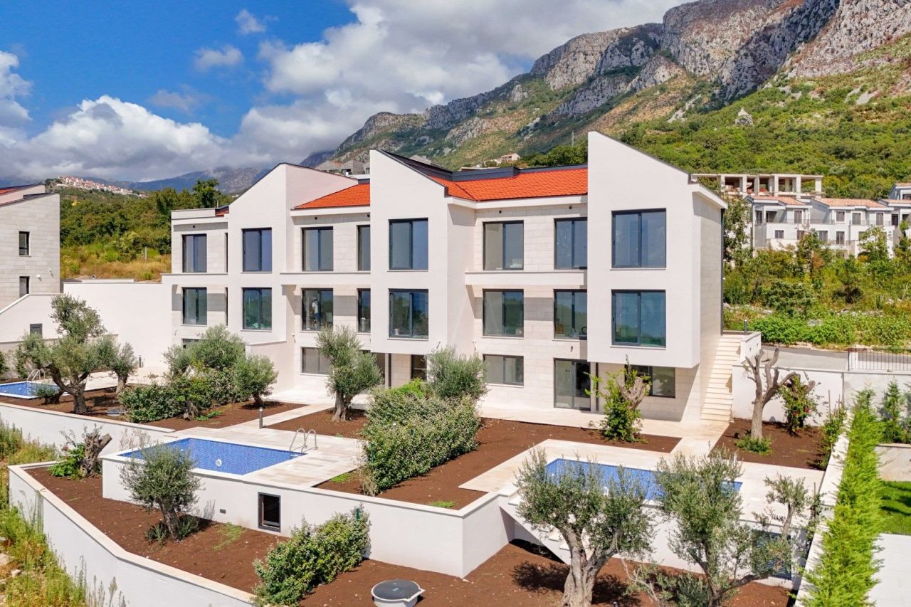 Cottage in Budva, Montenegro, 195 m² - picture 1