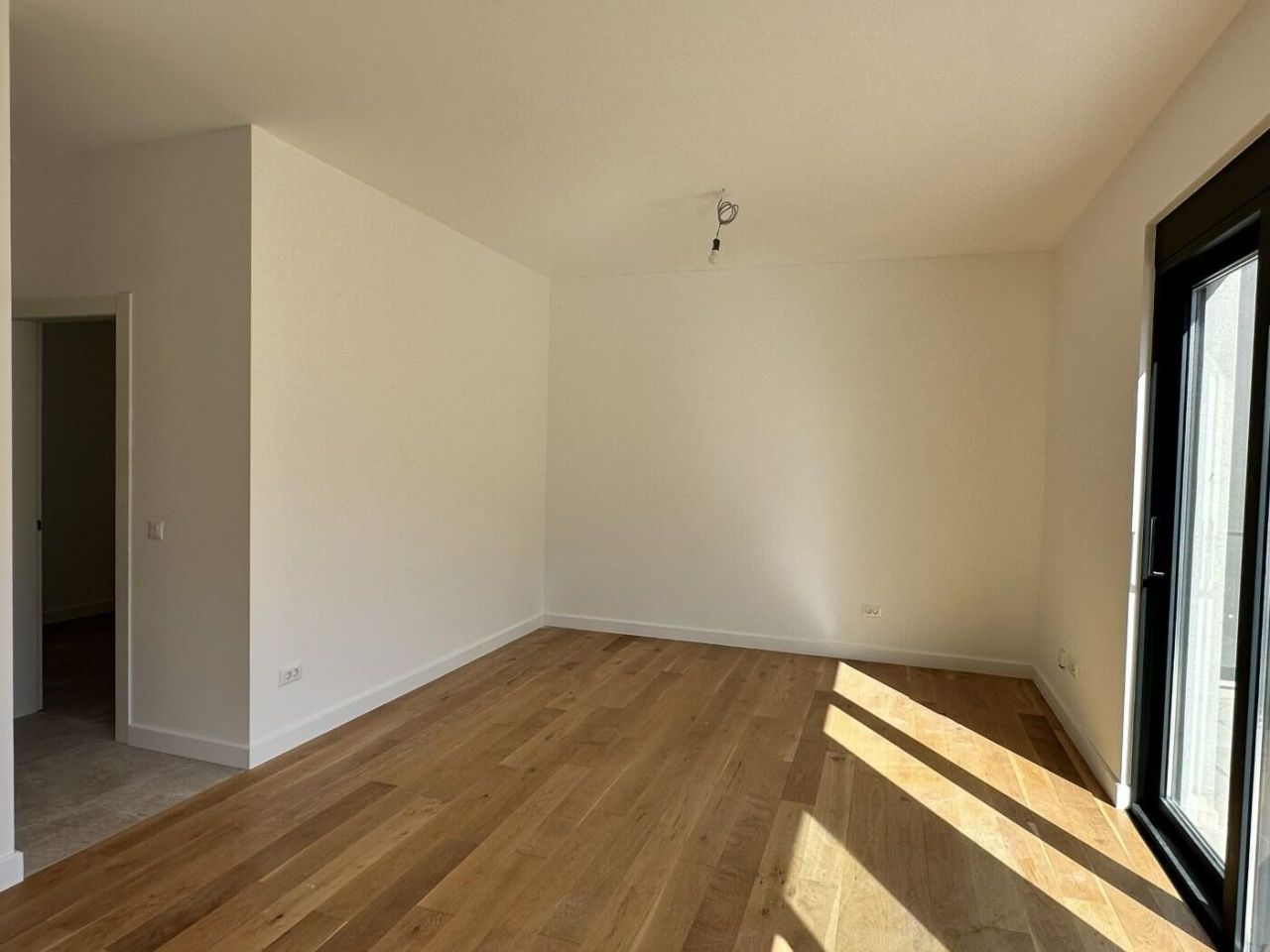 Flat in Dobrota, Montenegro, 76 m² - picture 18