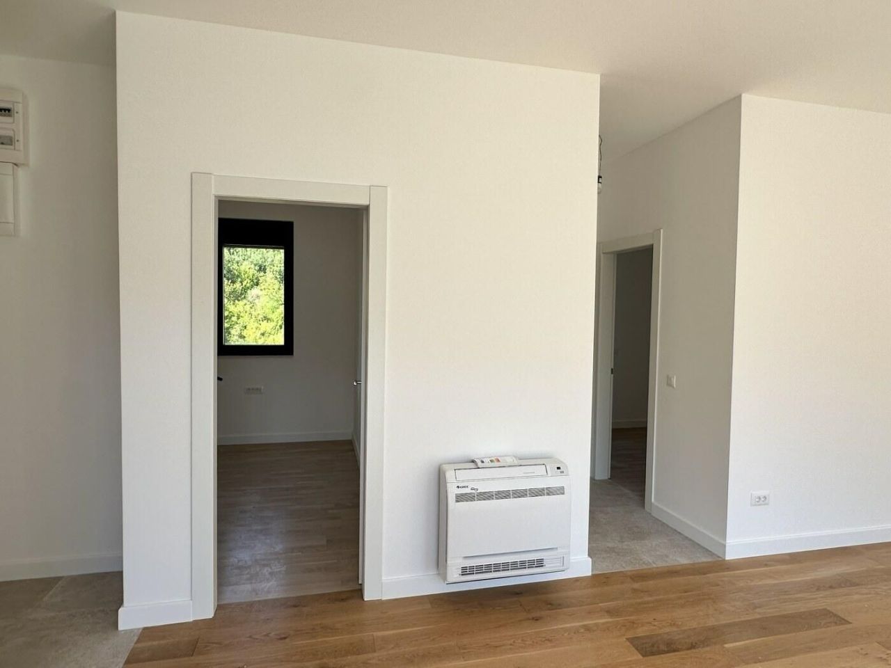 Flat in Dobrota, Montenegro, 76 m² - picture 19