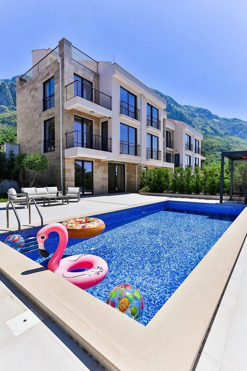 Villa in Rezevici, Montenegro, 223 m² - Foto 1