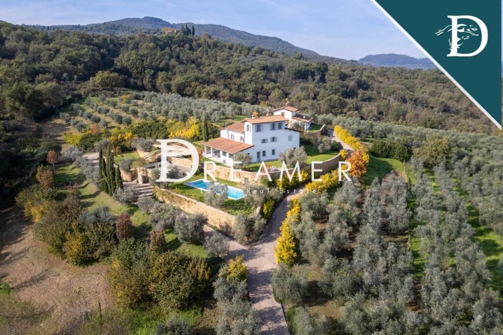 Villa Tuscany, Italia, 650.72 m² - imagen 1