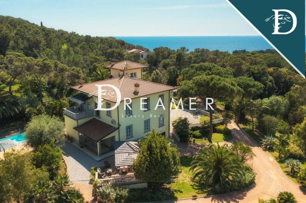 Villa in Rosignano Marittimo, Italy, 550.56 m² - picture 1