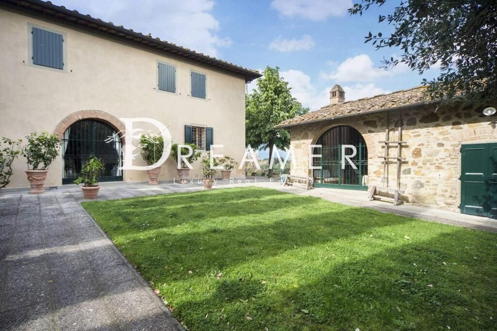 Villa in Impruneta, Italy, 620.68 m² - picture 1