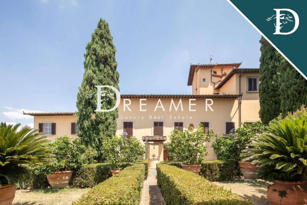 Villa Signa, Italy, 1 601.65 m² - picture 1