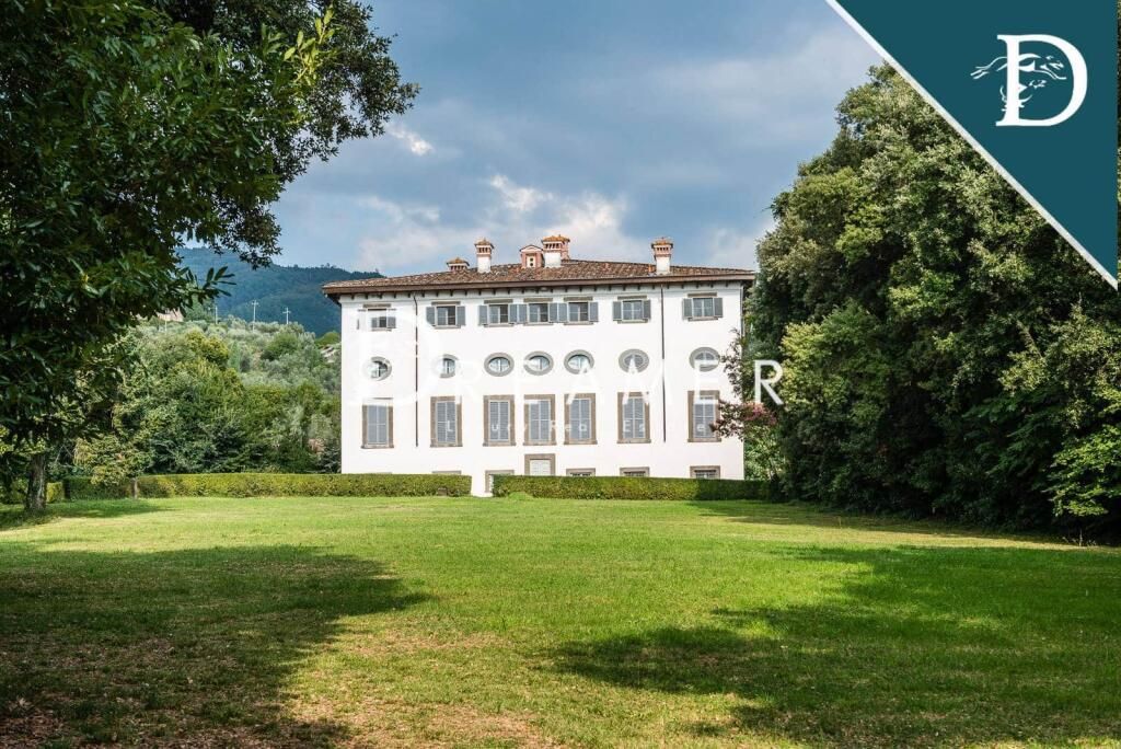 Appartement à Lucques, Italie, 156.15 m² - image 1