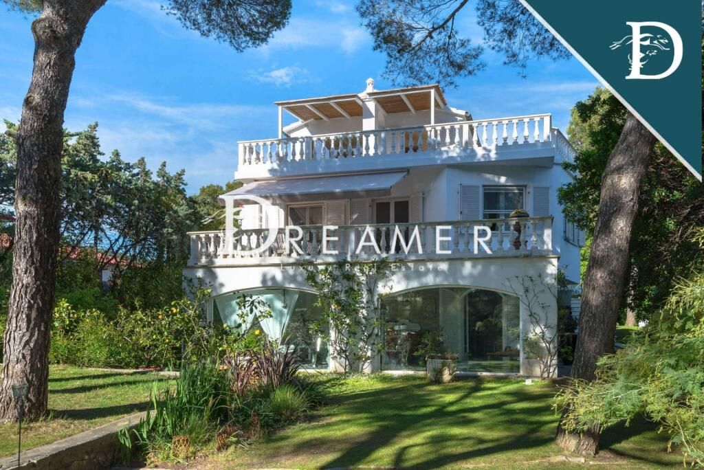 Villa à Livourne, Italie, 500.53 m² - image 1