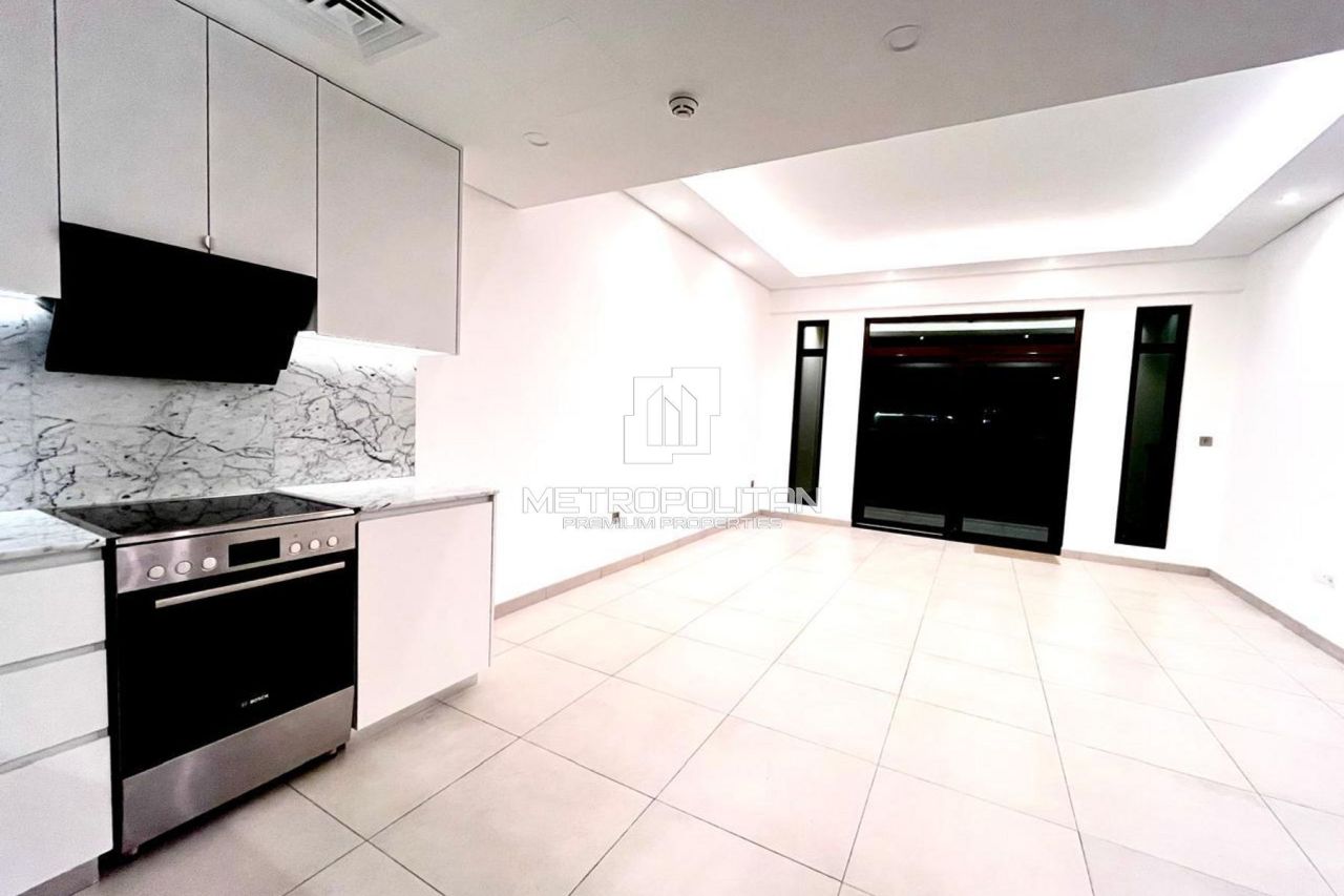 Apartment in Dubai, UAE, 71 m² - picture 1