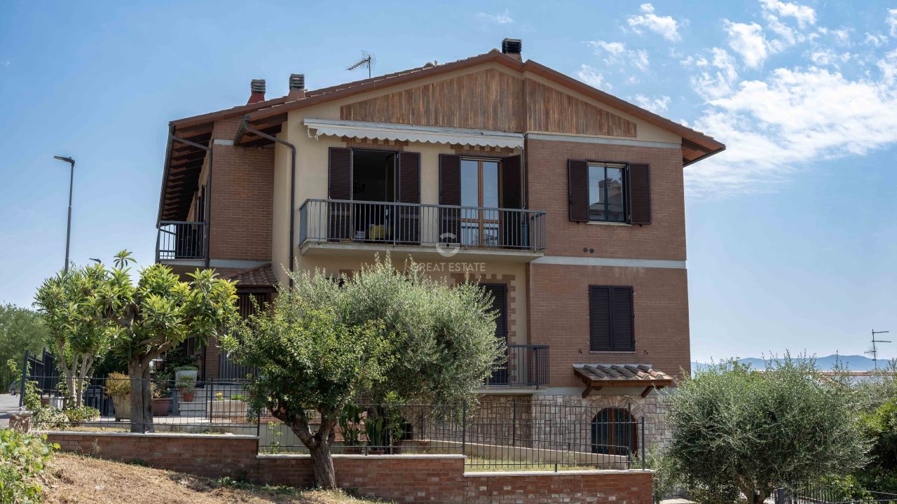 Appartement à Chiusi, Italie, 288.35 m² - image 1