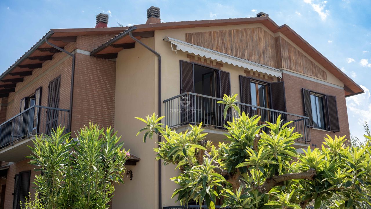 Apartamento en Chiusi, Italia, 288.35 m² - imagen 3