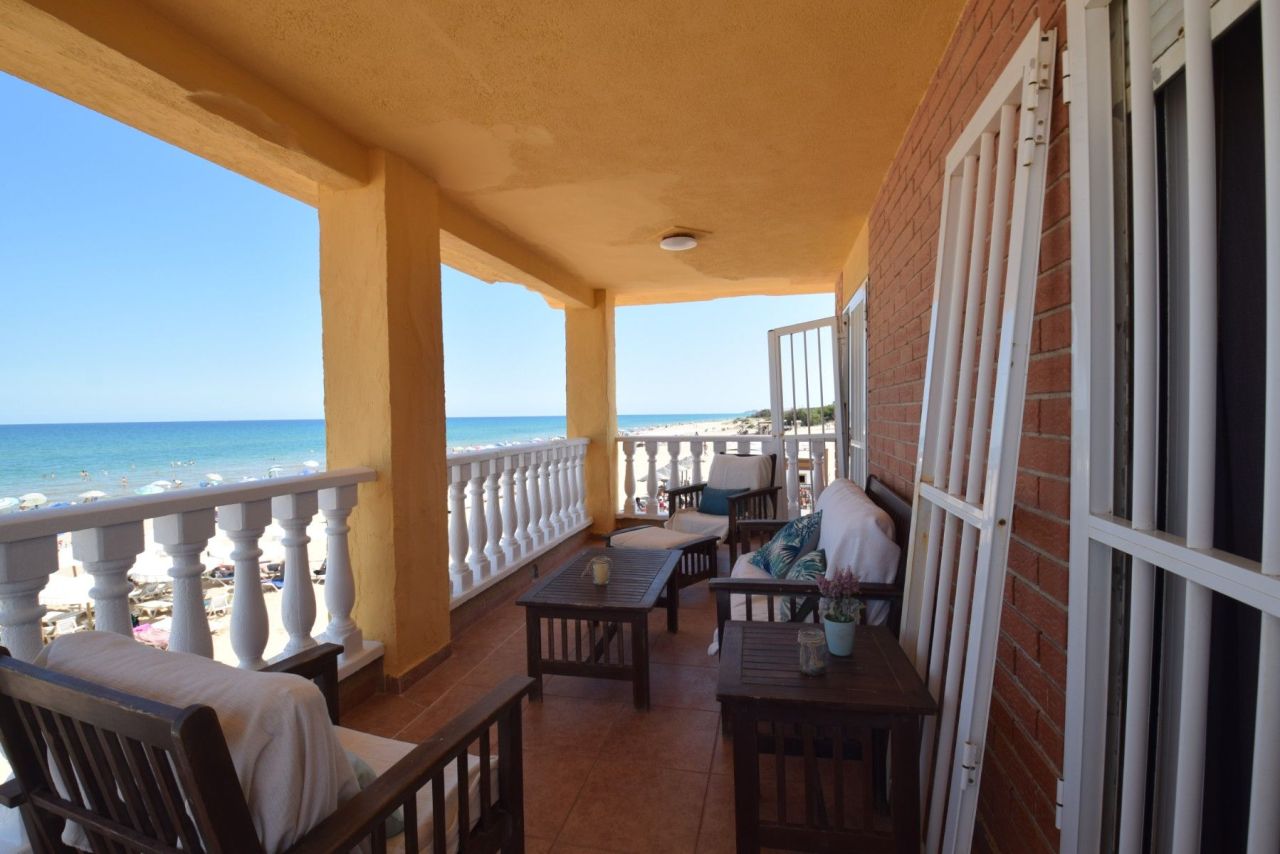 Villa à Guardamar del Segura, Espagne, 180 m² - image 1