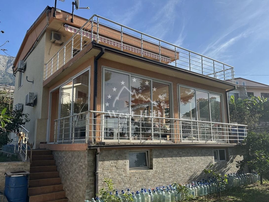Maison à Dobra Voda, Monténégro, 216 m² - image 1