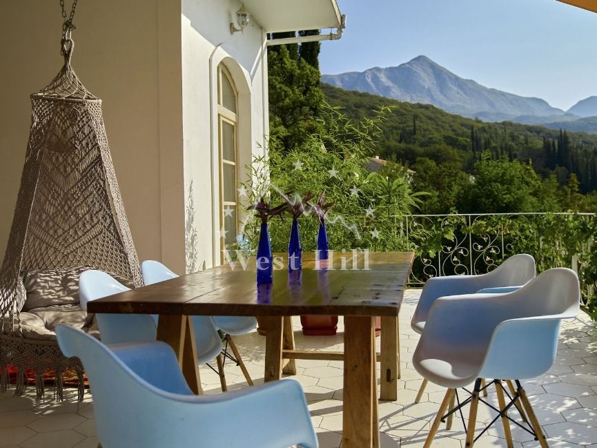 Maison à Herceg-Novi, Monténégro, 300 m² - image 1