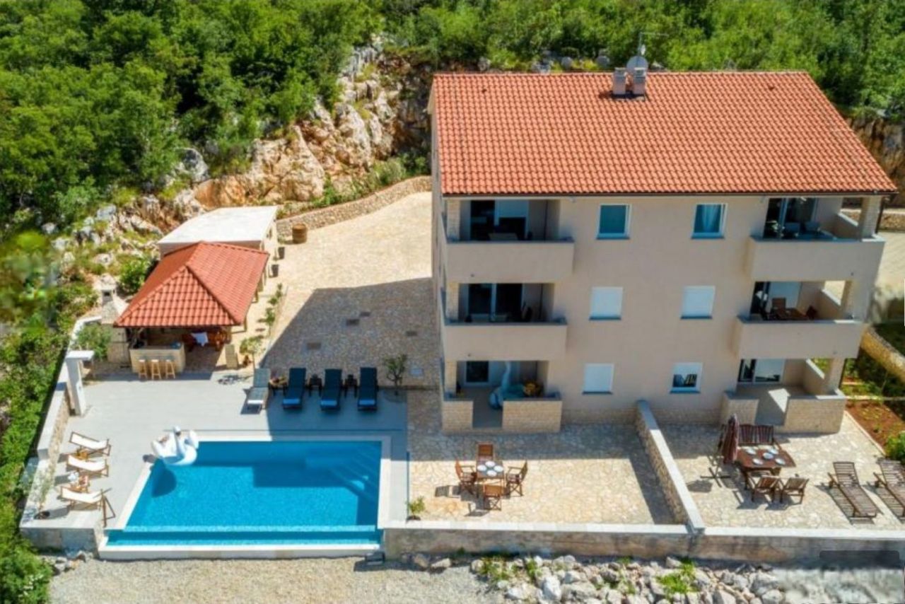 Hotel Klimno, Croacia, 365 m² - imagen 1