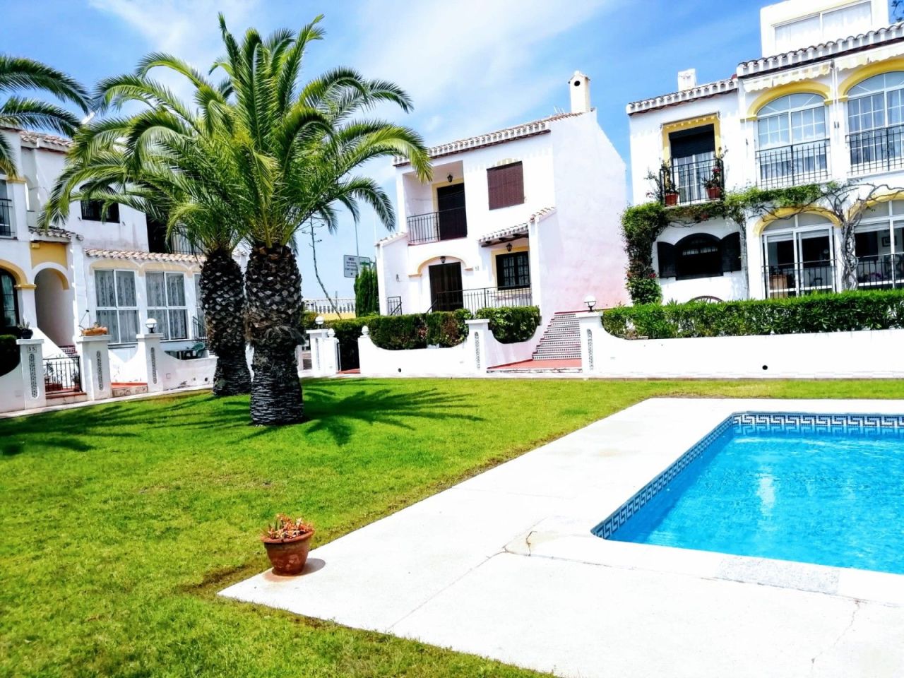Apartamento en Torrevieja, España, 100 m² - imagen 1