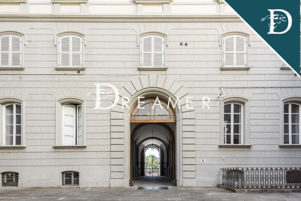 Apartment in Florence, Italy, 500.53 m² - picture 1