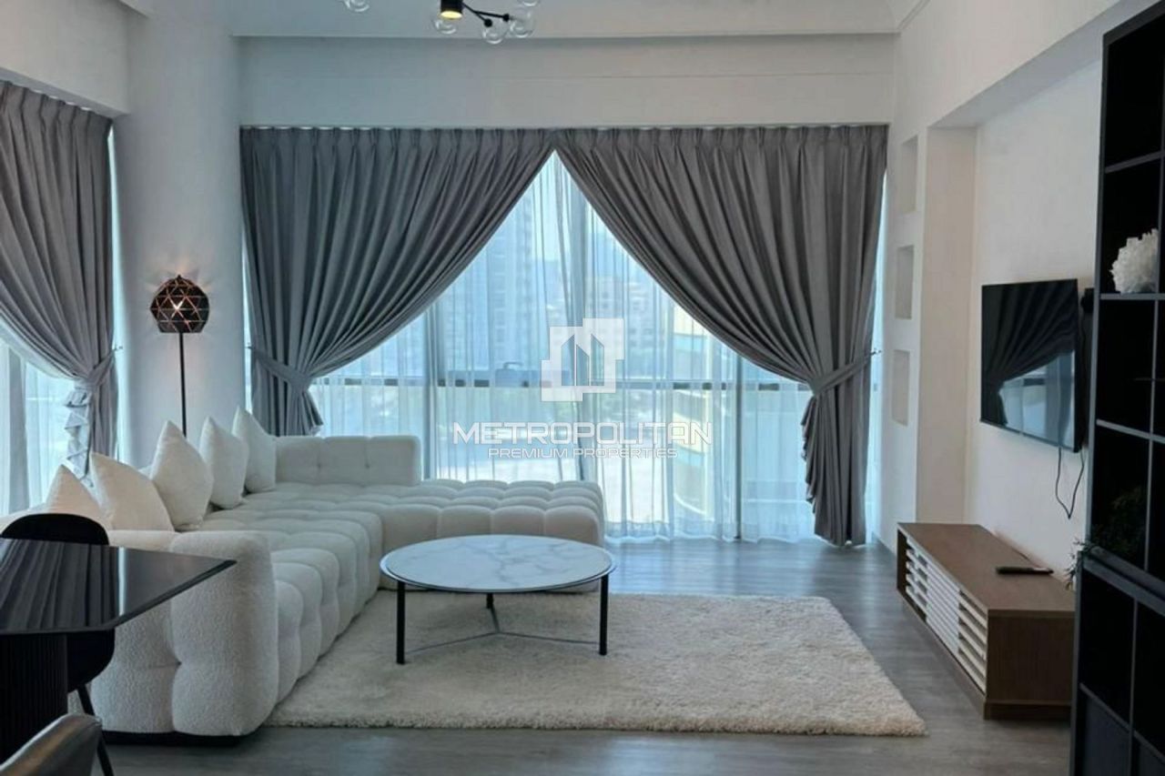 Apartment in Dubai, UAE, 76 m² - picture 1