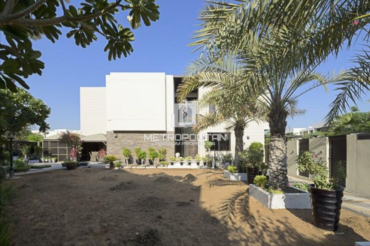 Villa à Dubaï, EAU, 297 m² - image 1