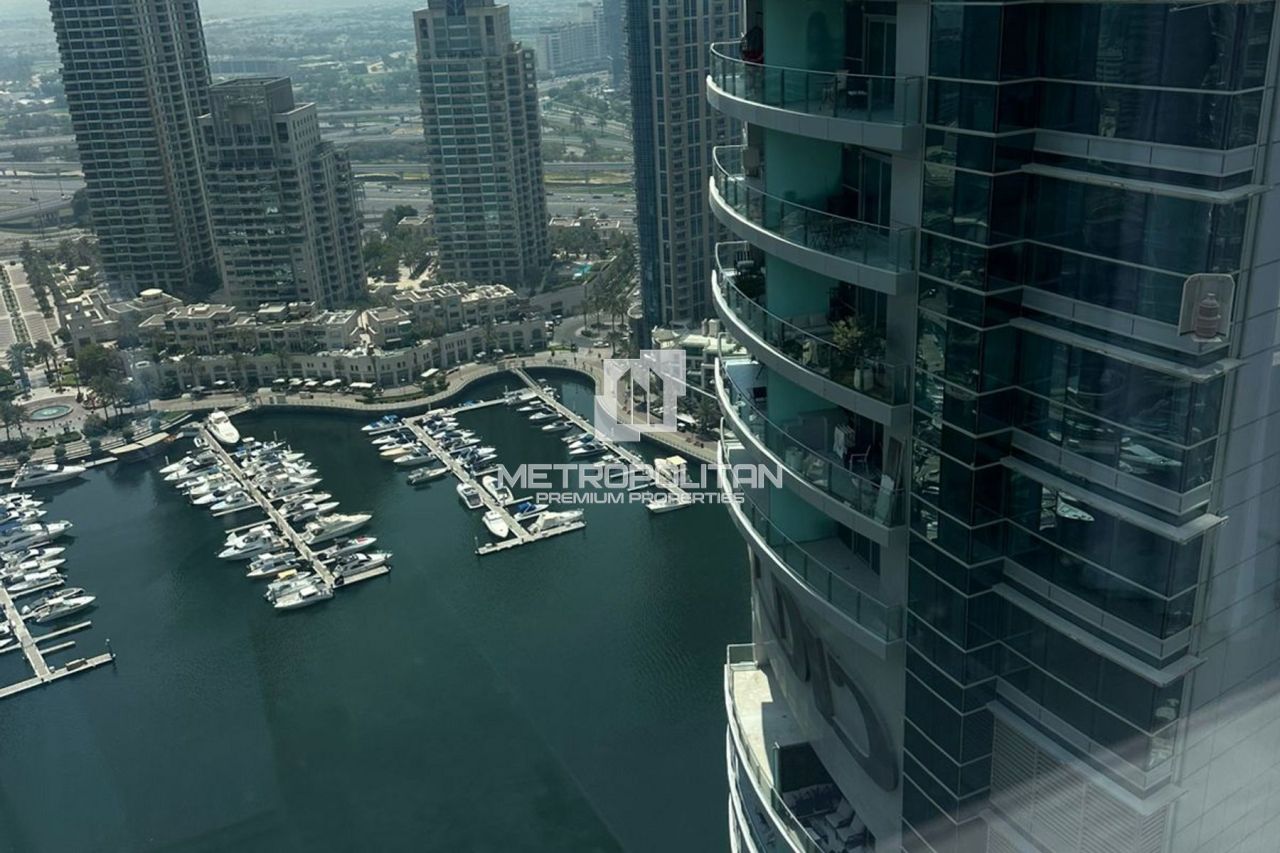 Apartment in Dubai, UAE, 122 m² - picture 1