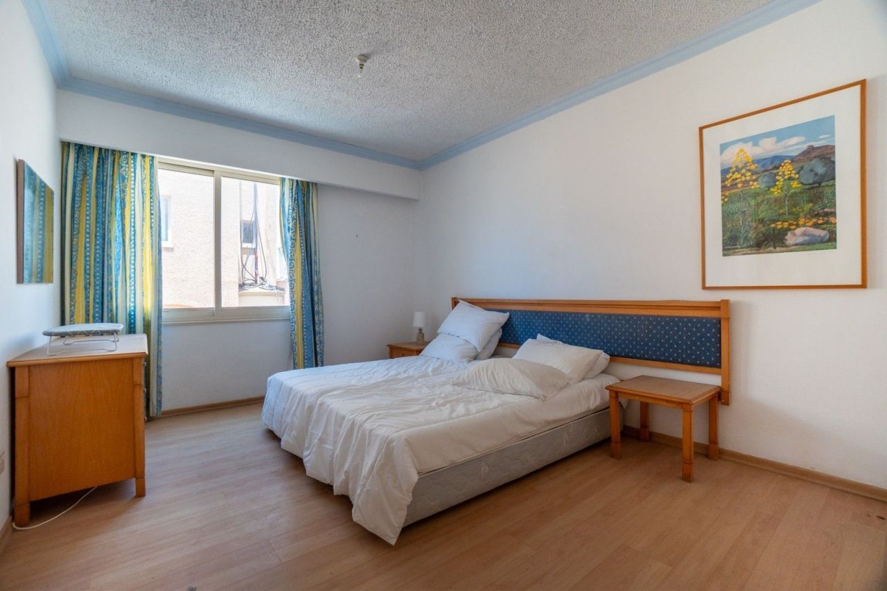Apartment in Paphos, Cyprus - picture 1