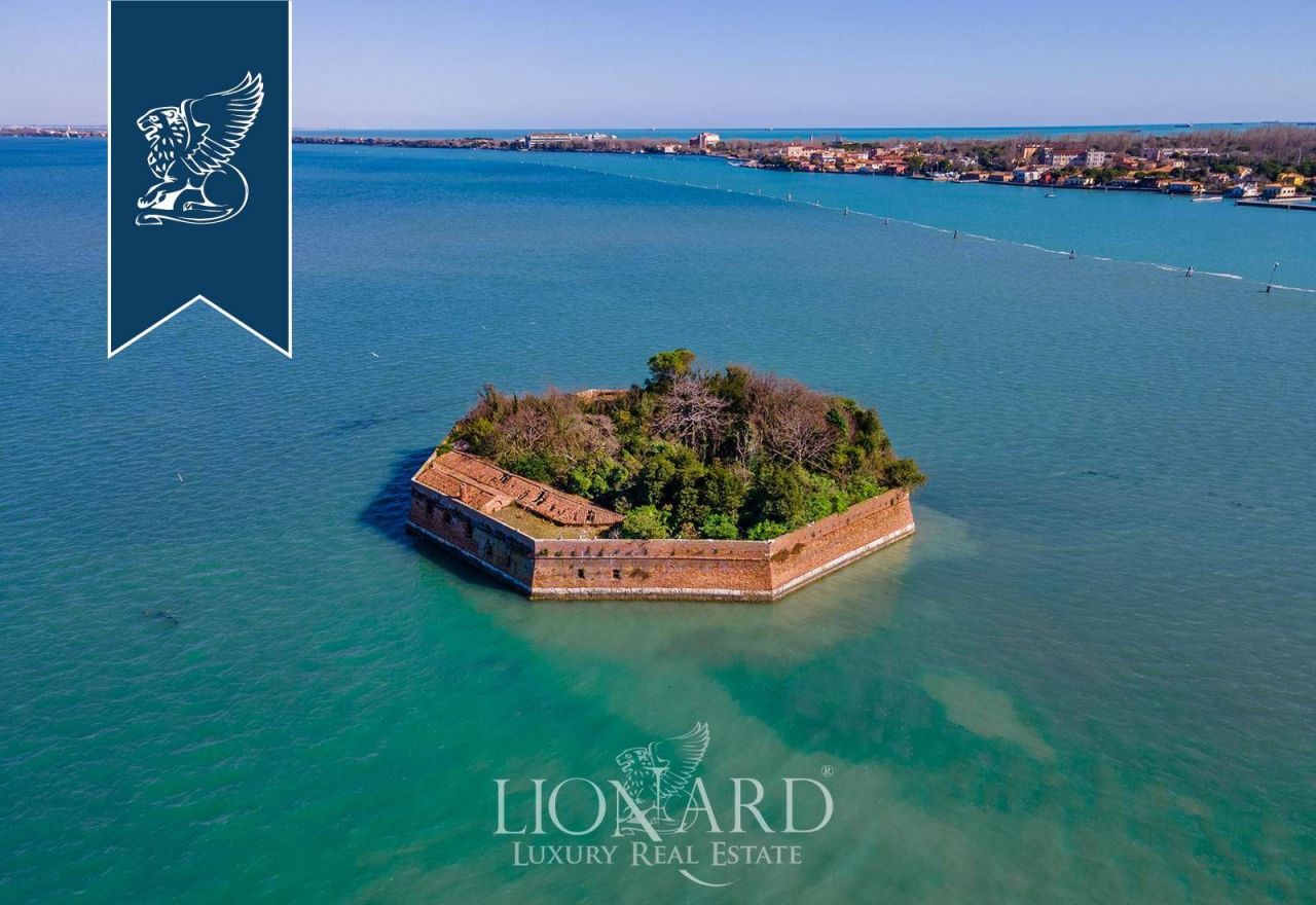 Villa à Venise, Italie, 2 400 m² - image 2