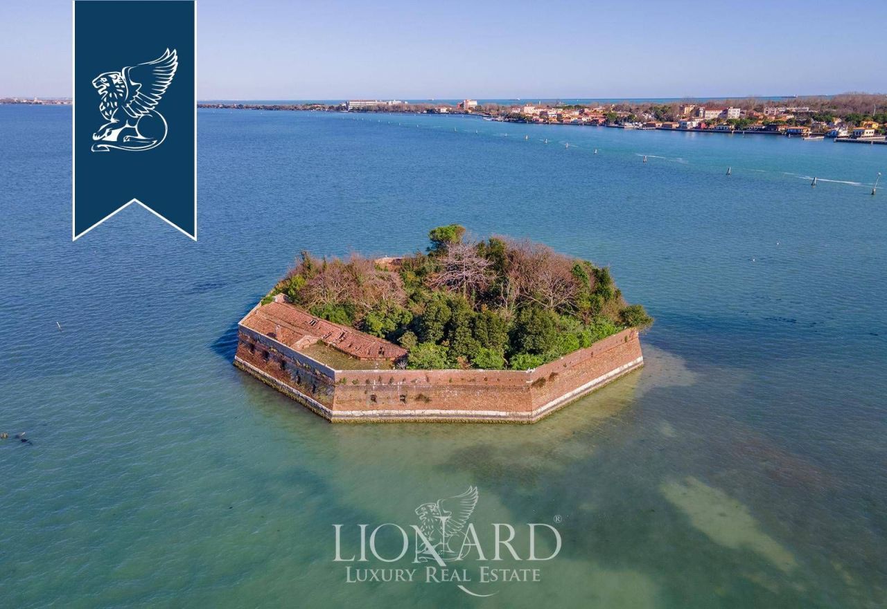 Villa à Venise, Italie, 2 400 m² - image 3