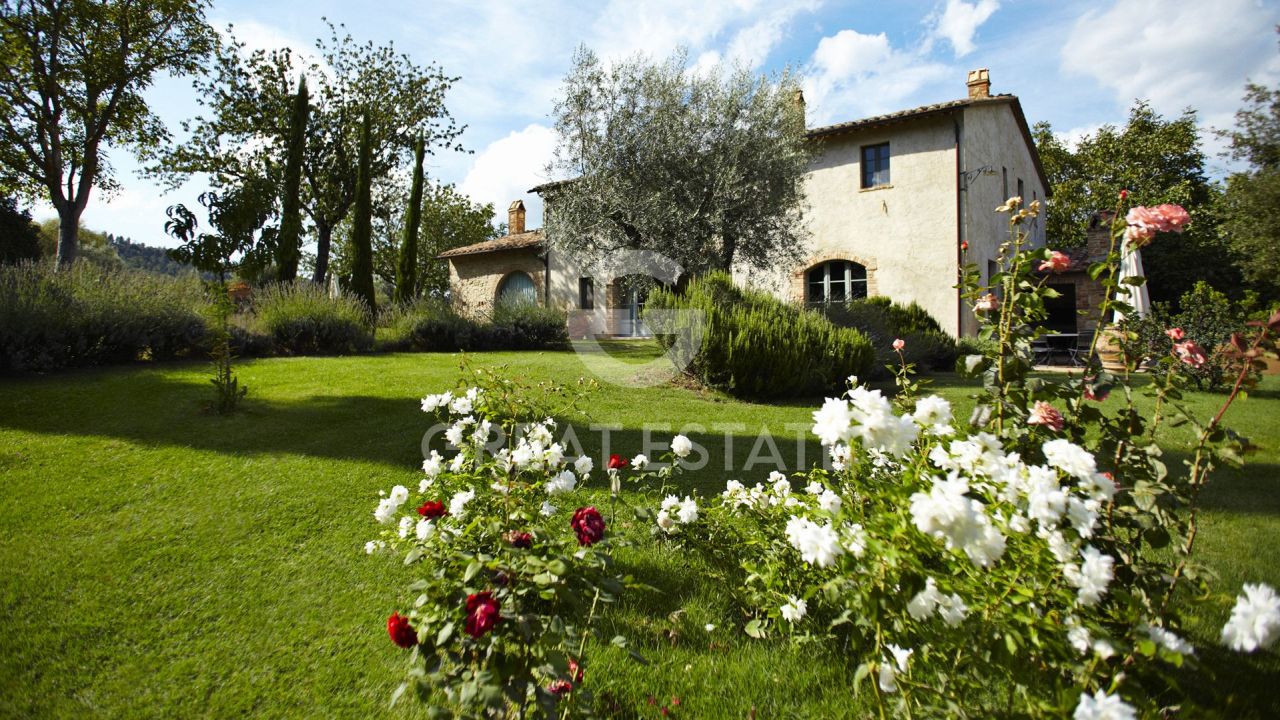 Maison à Cetona, Italie, 445.6 m² - image 1