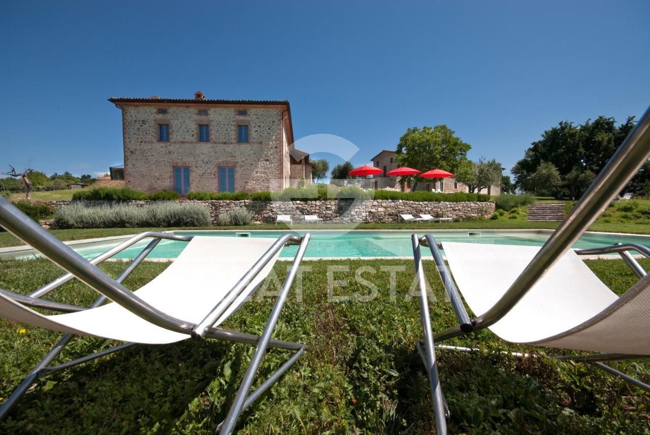 Casa en Montegabbione, Italia, 1 071.1 m² - imagen 5