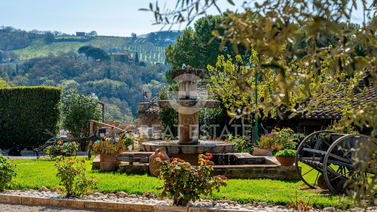 Maison à Assise, Italie, 551.5 m² - image 14